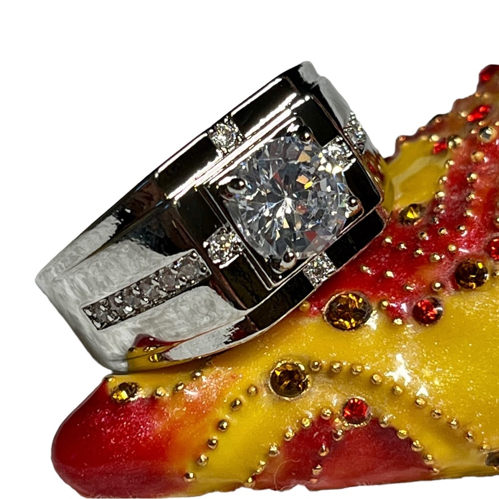 Men’s rhinestone silver ring